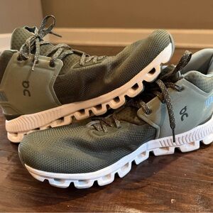 On Running Forest Green Sneakers with White Soles, Men’s Size 11.5